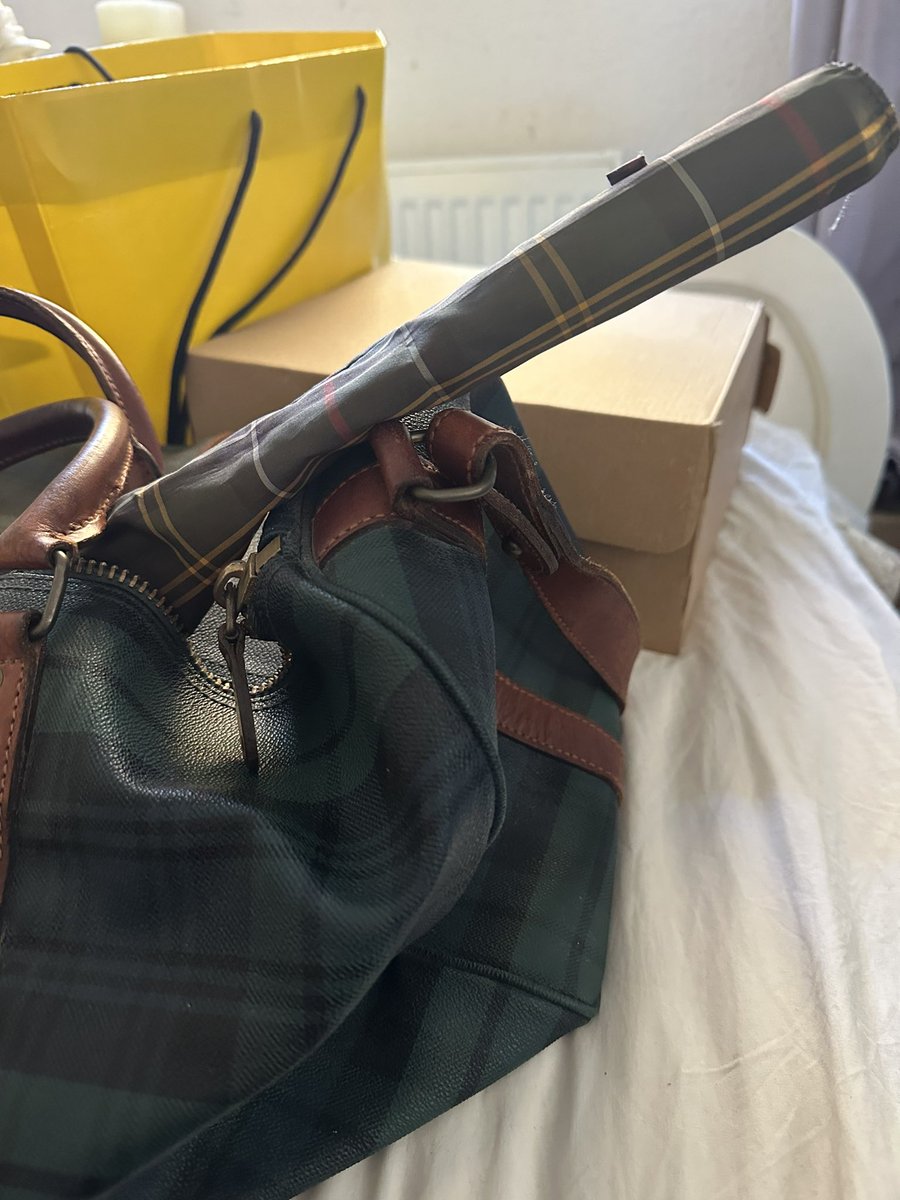 princessukdom's tweet image. Having to cover my riding crop with a umbrella holder…kink problems 😂

Findom femdom domme