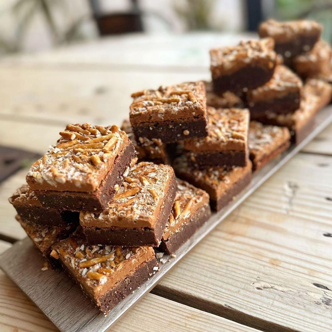 Anyone for a sweet treat to add a little spring into their step this Monday?🍰

We know just the place! 🤩

At Bridges Espresso Bar, their melt in the mouth Biscoff Pretzel Brownies are perfect to have alongside a freshly brewed coffee😍🤤