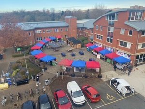 We are back at @cardiffmet Llandaff campus tomorrow, for our monthly term-time pop up market! Not just for students & staff, all are welcome - come & try some great street food, baked goods and a few artisan products, too! Find out more: riversidemarket.org.uk/news/2022/11/1…