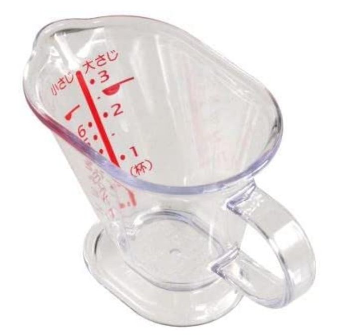 こんなかんじの計量カップ持っとくと適当な測りもの全部ジャバーって入れて見れるから楽ですよ 