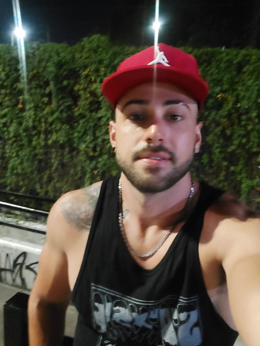 Este9Genaro's tweet photo. A quien me garcho hoy??... 🍌🍌🔥🔥💯 #onlyfansbabe #onlyfanspromo https://t.co/XS8I93cOdd
