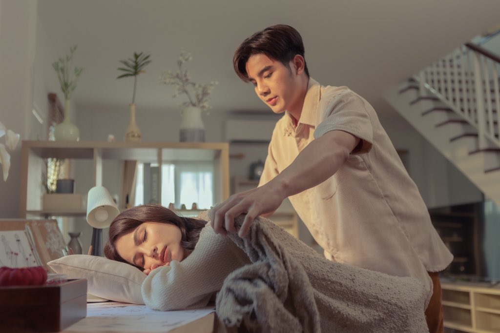 PStufe's tweet photo. • ความรักมันก็เป็นอย่างนี้  มีร้ายดีปนกันไป 
มันต้องมีหวาน ต้องมีขม เป็นส่วนผสมของหัวใจ • 

“เพราะความรัก ไม่มีสูตรสำเร็จ” 🤎🤎🤎

Youtube : https://t.co/fBGm242wJ6
Streaming : https://t.co/2bNwAYtUSB

#NowOrNever 
#InstantLove
#KarnTheParkinsonMaiNoOneElseDarran
#SPICYDISC https://t.co/3lcEH12nEZ