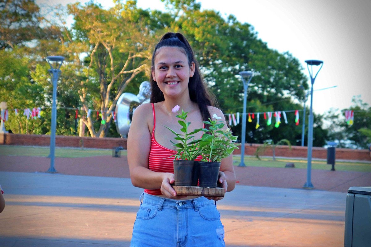 jorgekurrle's tweet photo. #PosadasSustentable: Más vecinos se suman a la plantación responsable de árboles y flores en la ciudad @muniposadas @LaloStelatto
https://t.co/YDW0WHbqHo https://t.co/KDcAEo9OKd