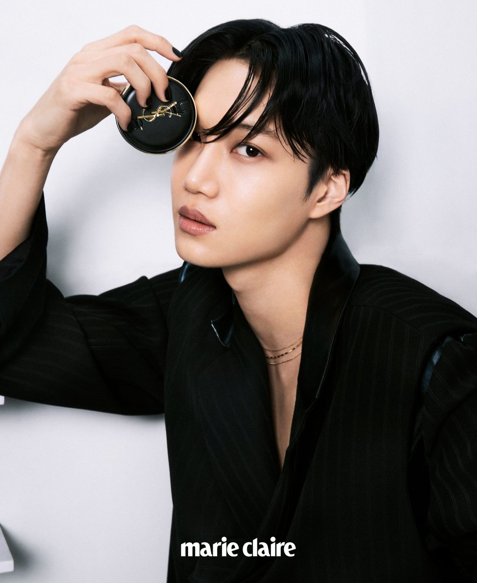 marieclairekr's tweet photo. #제작협찬 #카이 와 #입생로랑뷰티 의 꾸뛰르 쿠션 에디션이 지닌 공통점은 무엇일까요? 어두운 곳에서도 환하게 빛을 내는 독보적 존재감, 그리고 어디서나 당당한 애티튜드가 아닐까요?
@weareoneEXO @yslbeauty https://t.co/TmZJTdGjVa