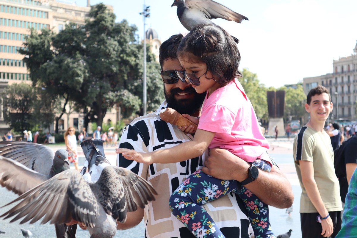 SshivadaOffcl's tweet photo. "Behind every successful woman who balances her career and family, there is a supportive loving husband who is not ashamed of distributing all responsibilities equally" read this somewhere and felt its true.

Thankyou for being there for me.Happy birthday hubby @Muraliactor_ https://t.co/kxbX2oCs76