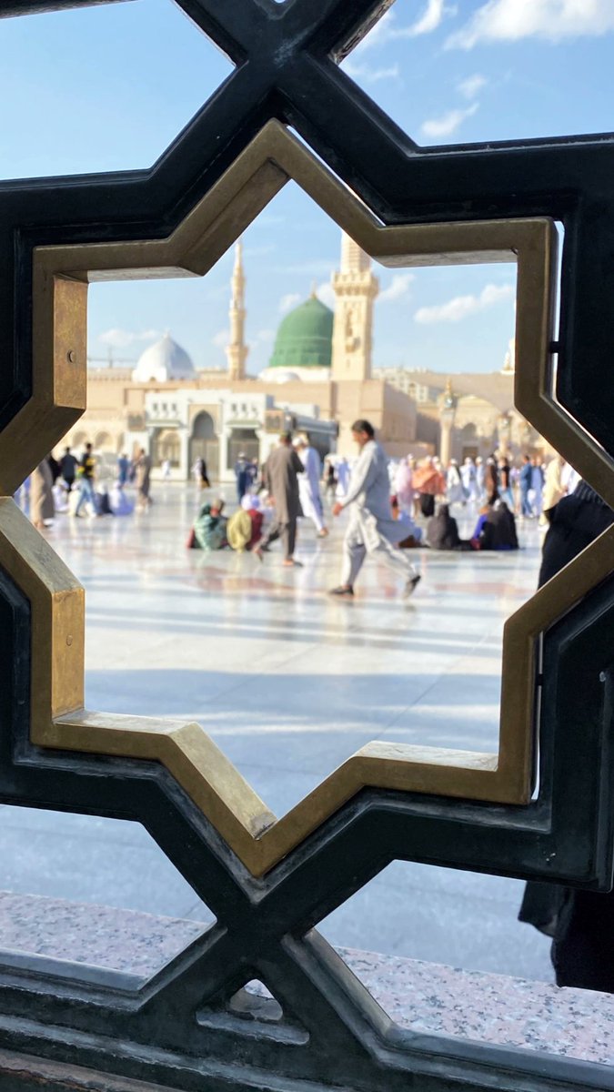 See_Rose_'s tweet photo. ... 

Gönlüm yüreğim titredi ...

La ilahe illallah düştü dilimden 
avucuma ... https://t.co/QKO5ZobJQJ