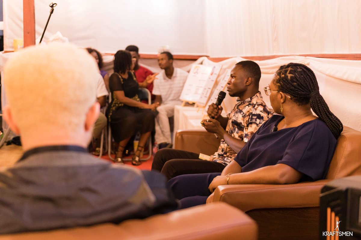 nadeliofficial's tweet photo. at TEDx Accra in 2021. 5/5
#NadèLI #unearth #nurture #support #creativity #creativework #promotingarts #creativeeconomy #creativeconversations #africanfashion #creativehustle #emergingcreativity #creativesinghana #creativesinafrica #womenincreativity #creativeprofessionals https://t.co/DWBFFRwdOE