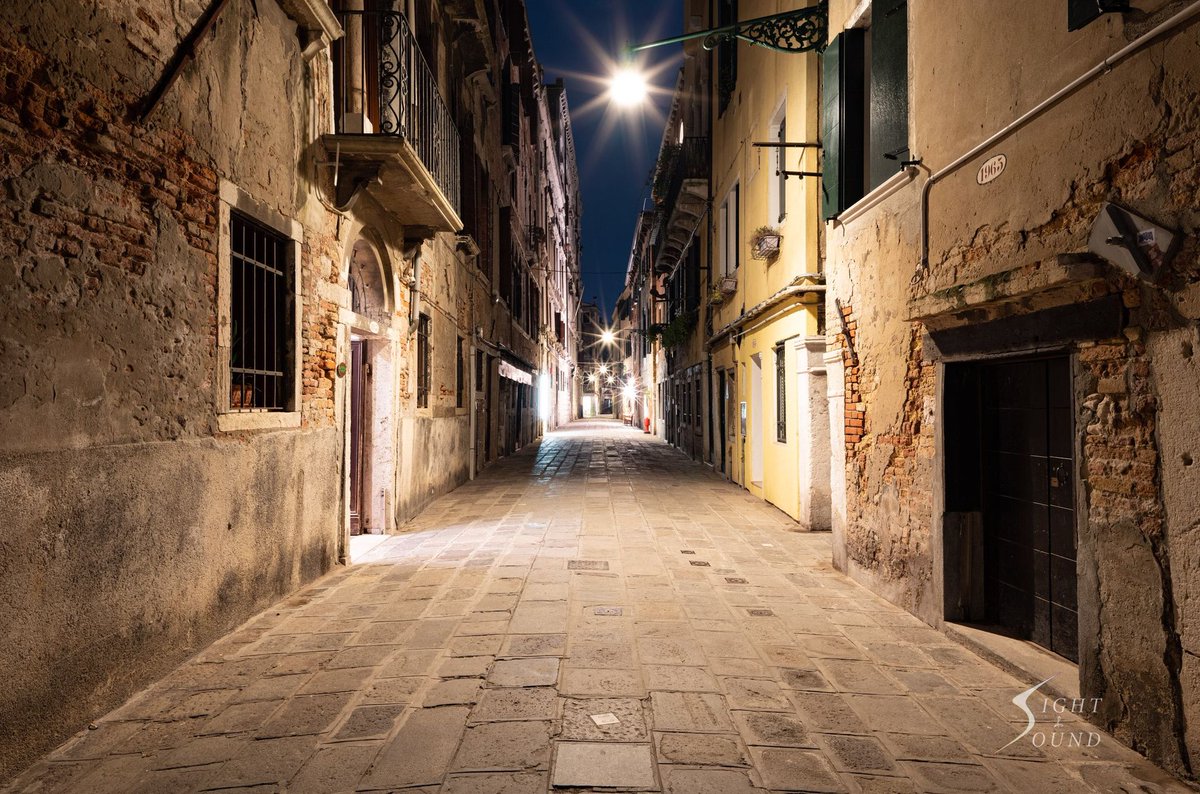 SightSoundNY's tweet photo. Open gate, 3x2, large format with sensitivity &amp; noise performance for sun down to sun up (and in-between)

#SightSound
#Content #VideoAgency
#Venice #CineAlta https://t.co/BPOFx4uBrp