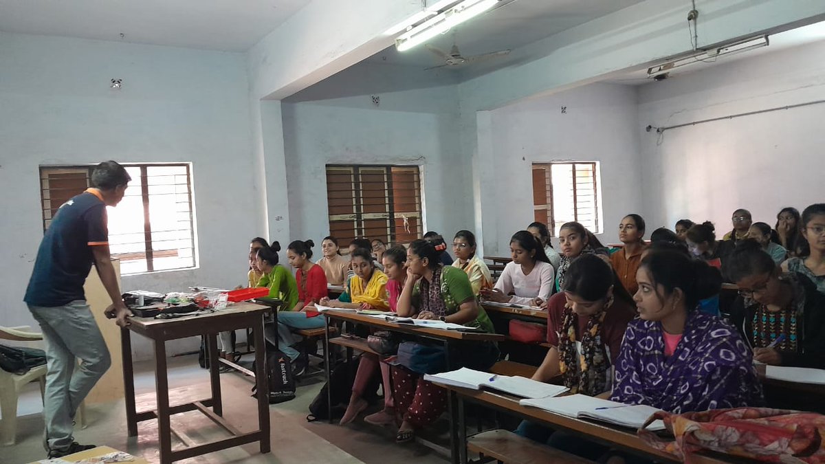 kishore9920's tweet image. Innovation Club prabodh level training Day 1 at P.D. Pandya Mahila Commerce college clg Ahmedabad with aim to proudly say &quot;I Am An Innovator&quot;.#BasicElectronics #Mechanicaltools #STEMeducation
@PMOIndia @CMOGuj @kuberdindor @mnagarajan @NarrotamSahoo
@InnoClubCHE  @STEMbotix
