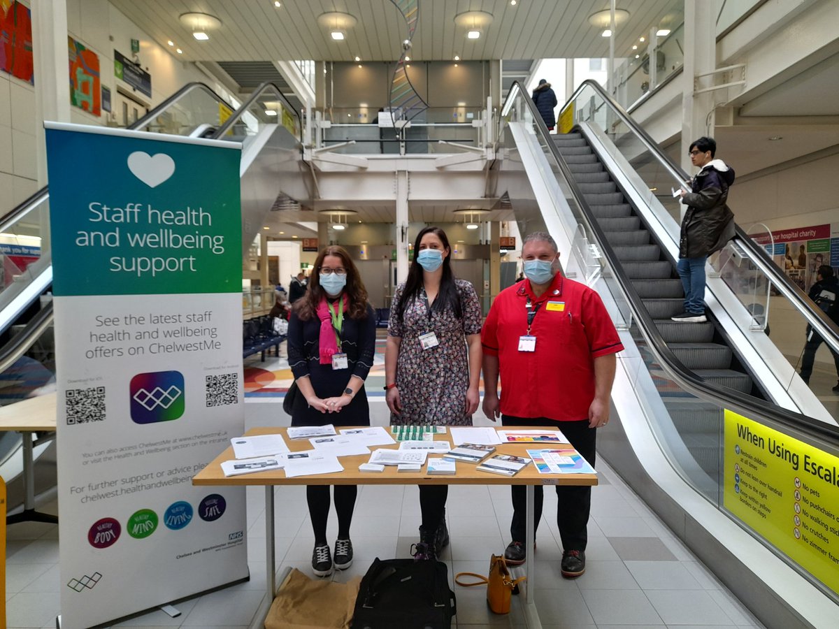 The #healthandwellbeing team are with our chair of the @ChelwestLGBTQ @DoNChelWest speaking to staff about all things #wellbeing and #LGBTQhistorymonth @ChelwestFT until 1.30 come say hi 👋 #wellness #healthymind #healthybody #healthybody 💙 #loveislove 🏳️‍🌈🏳️‍⚧️ 💙