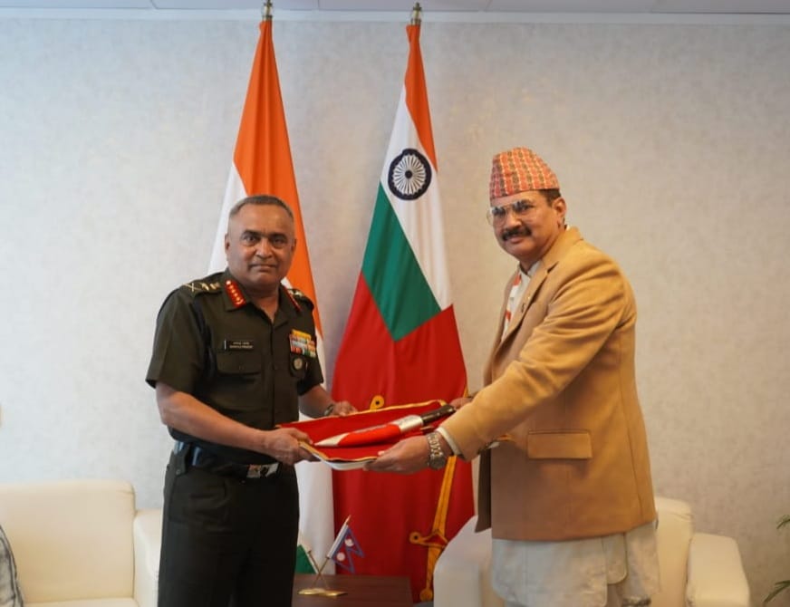 General Manoj Pande #COAS interacted with Mr Hari Prasad Upreti, Minister of Defence, #Nepal and had discussions on further enhancing the existing strong defence ties between India and #Nepal.

#IndiaNepalFriendship
#IndianArmy

#AeroIndia