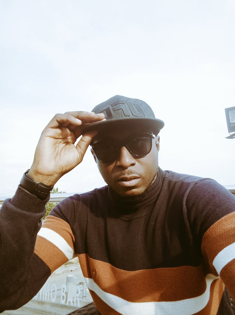 Tee_Sleek's tweet photo. I’m Nigerian
I’m from the Niger-Delta Region
I’m from Delta-State
I am supporting PETER GREGORY OBI for President FRN.
#PeterObi4President2023 #obidatti2023 #PeterObiForPresident #PeterOb https://t.co/yUEsi4yMFa