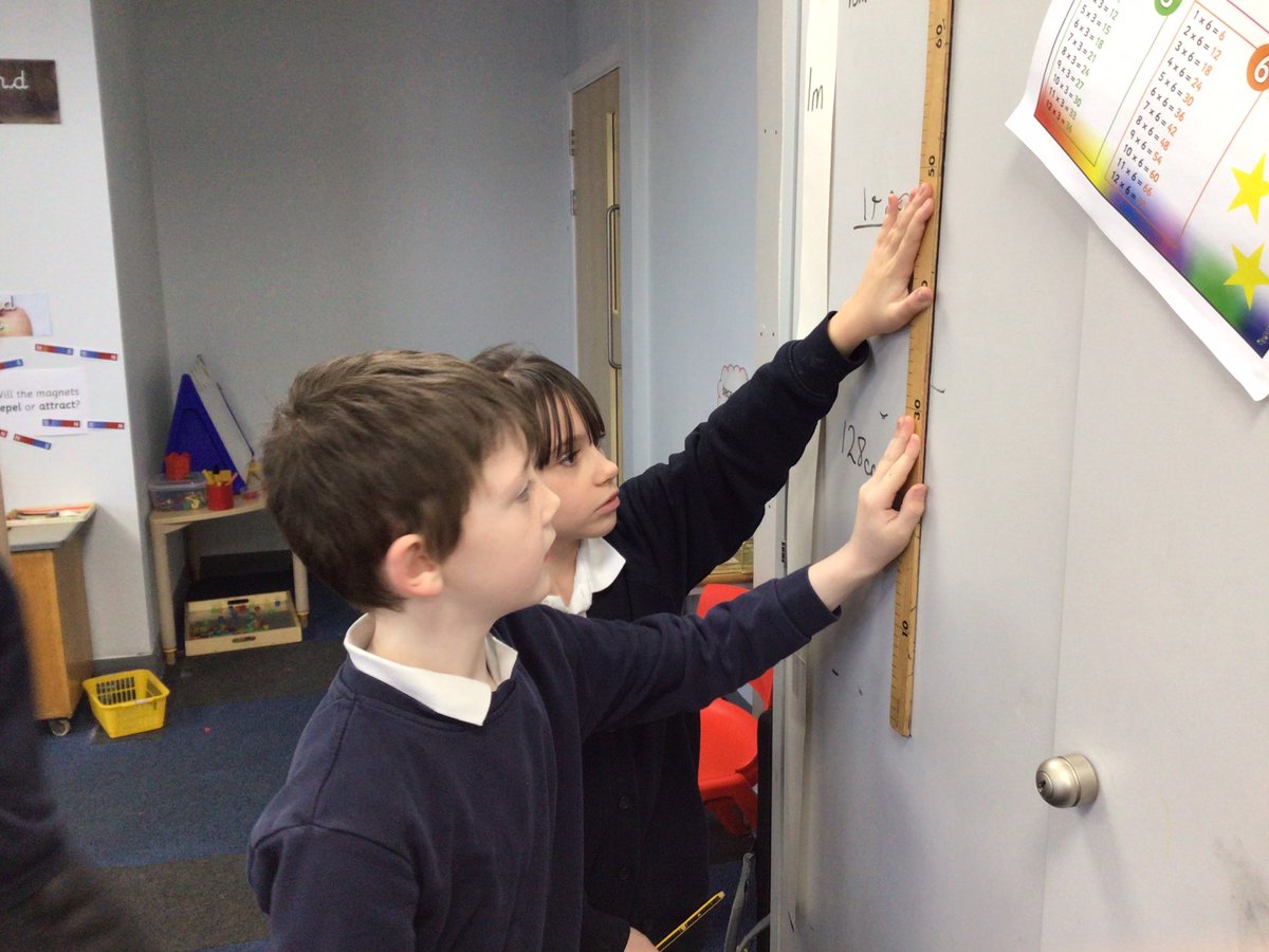 CastlewayY3's tweet photo. Y3 had a fun morning measuring the height and foot length of their friends. #WeAreMathematicians #WeAreCastleway https://t.co/51sxm7cXZo