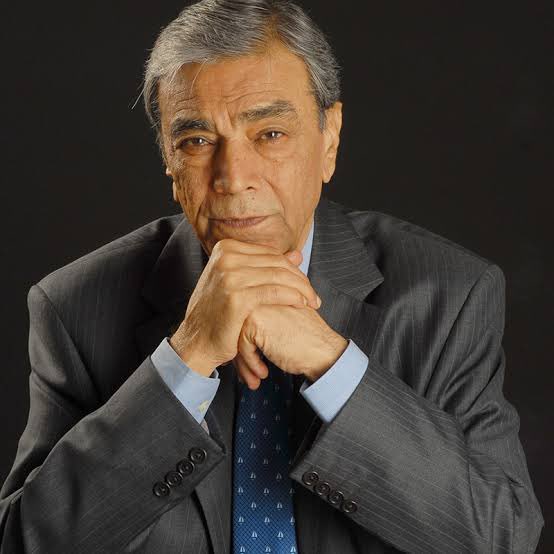 adeelpk's tweet photo. A voice that echoed through generations, a talent that inspired countless artists. Farewell to the legend Zia Mohyeddin, whose contributions to Pakistani arts will always be remembered. May his art live on and continue to touch hearts #ZiaMohyeddin #RIP #EndOfAnEra #PakistanArts https://t.co/Yh6ZvGFzZ3