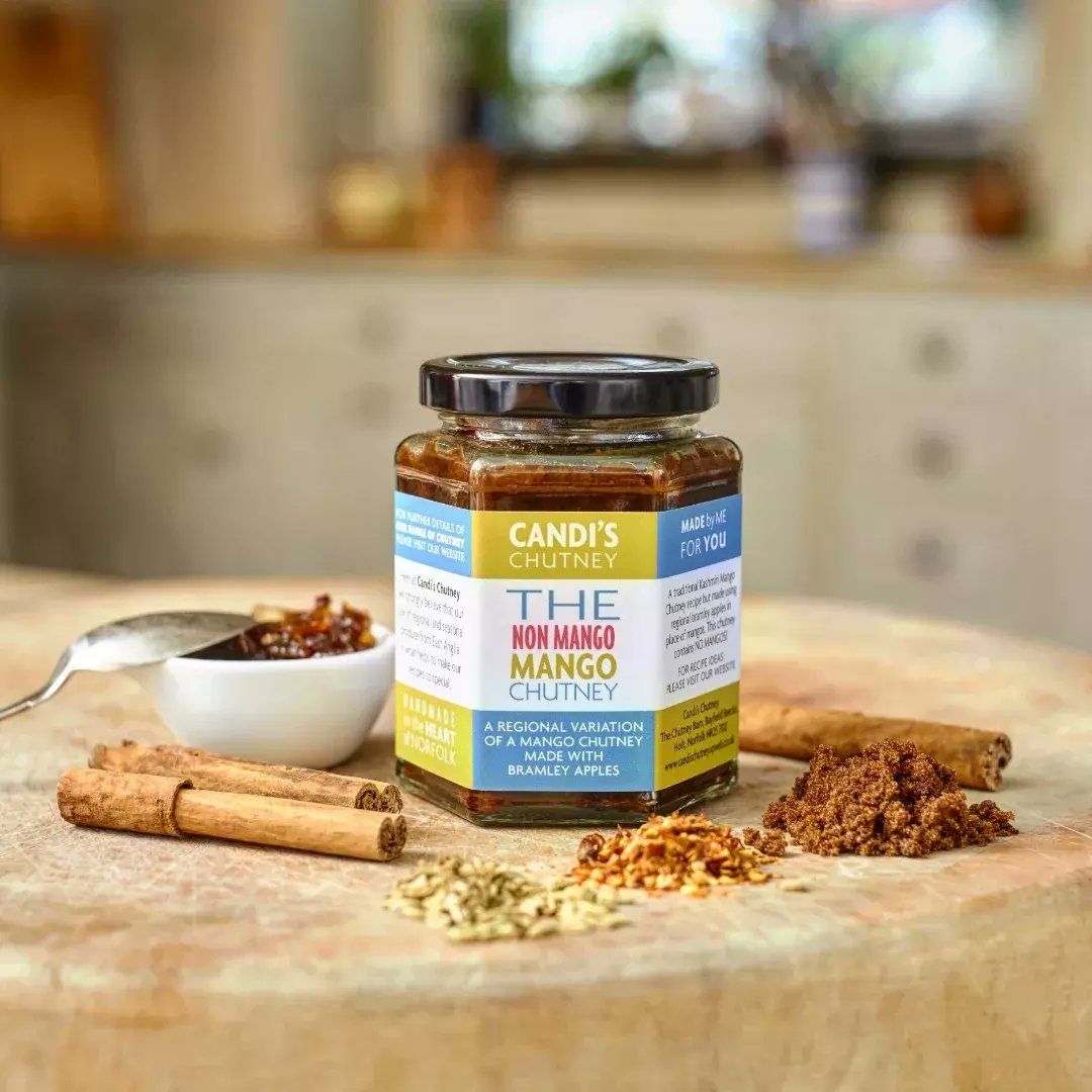 Today's #chutneycook is our #controversial Non Mango Mango Chutney, all the flavour of a #traditional Mango Chutney but none of the #airmiles, replacing the mango with #greatbritish #bramleyapples #righttasty 🤩