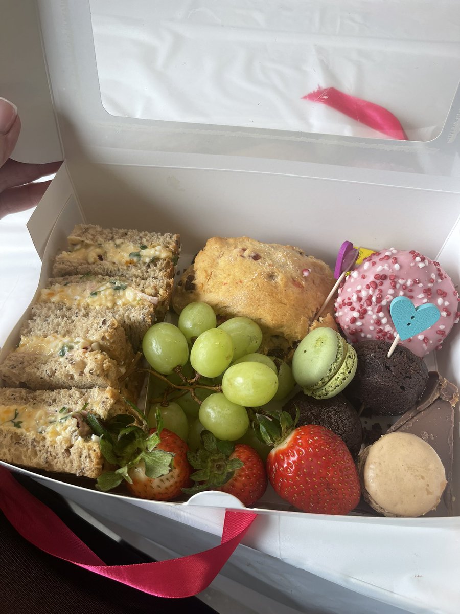 Thank you Skills for Progression and Workskills for my beautiful afternoon tea box. Well done on the outstanding set up and team effort 👏🏽