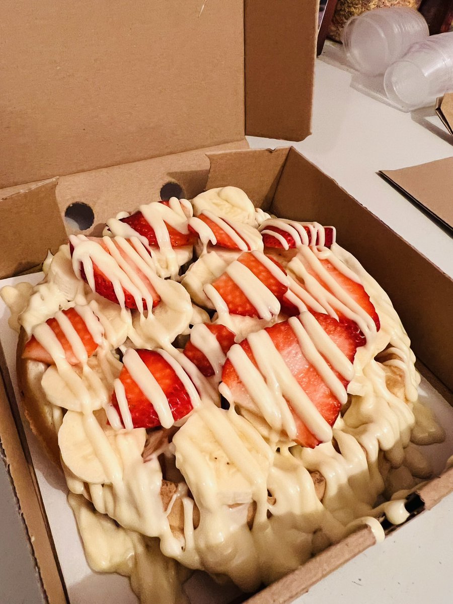 7” freshly made waffle with white chocolate, bueno sauce, strawberries and banana 😋