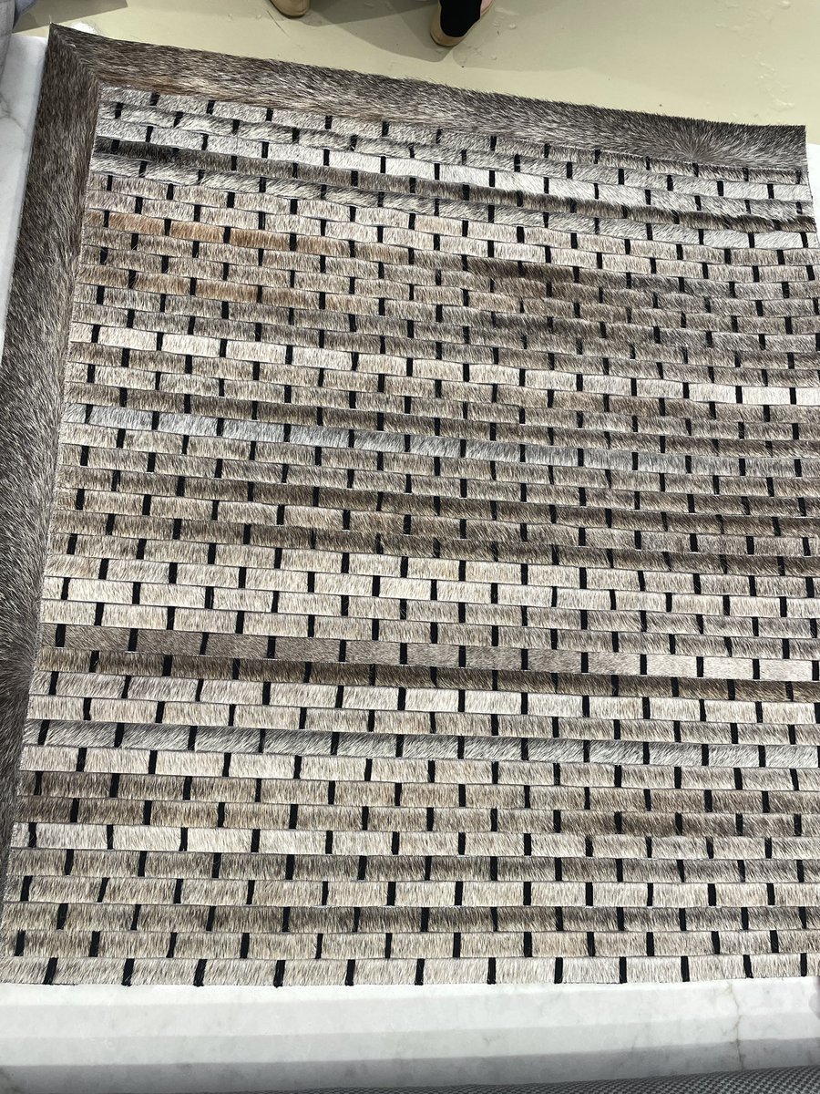 LisaW365's tweet image. It’s amazing what people can make with a hide! 👀
#interiordesign #cowhide