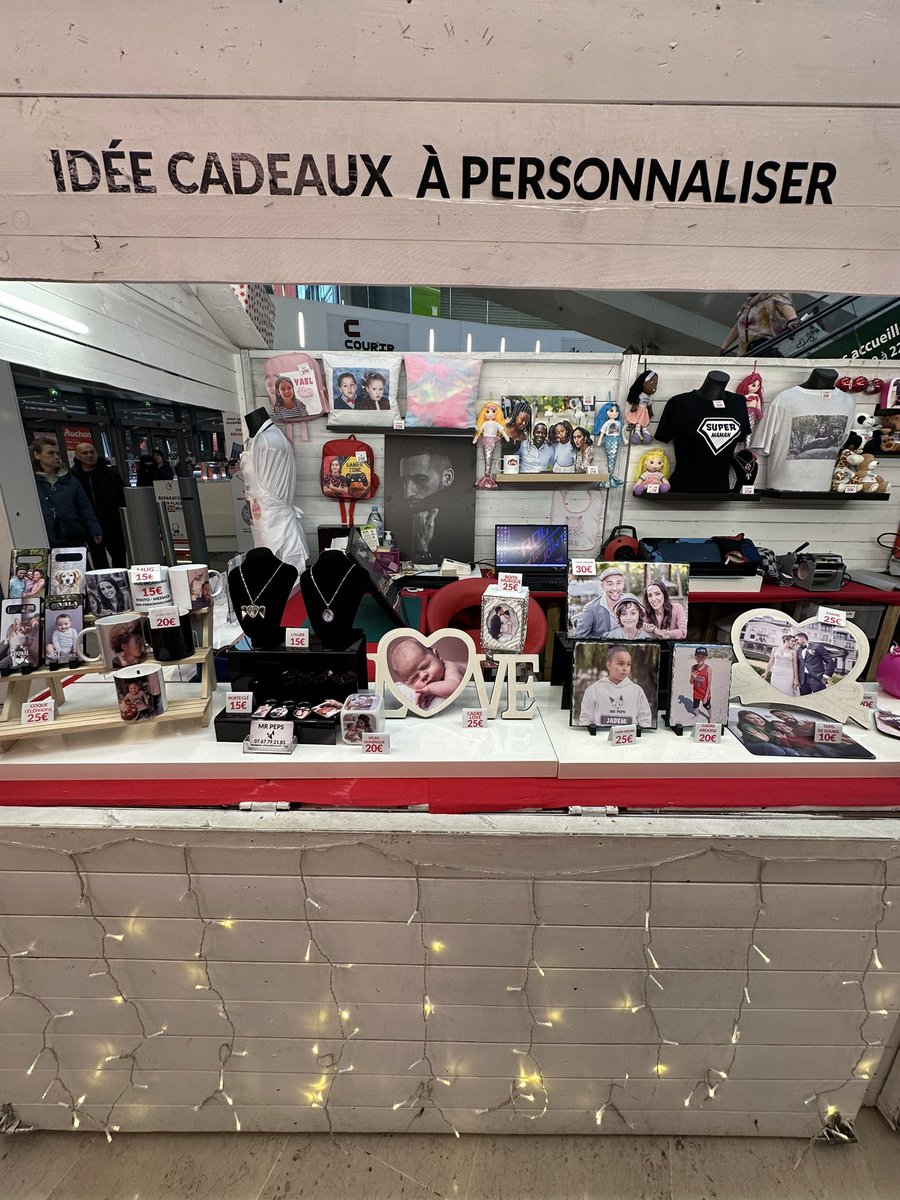 JeuxStreamFR's tweet photo. Évolution de ma boutique 🥹 https://t.co/mIBG3cpmM3