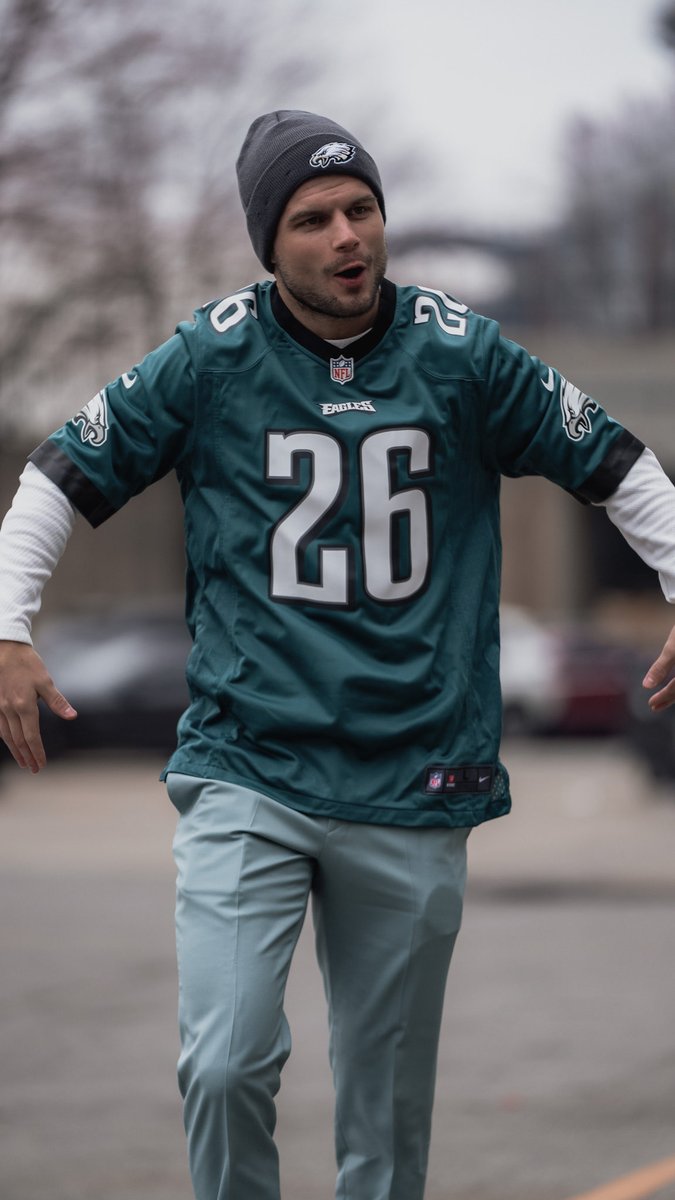 BroadStBull's tweet photo. Away from hockey…
#Eagles lost because of their D &amp; because they didn’t get RB production. KC is a worthy champion. That said, the ticky-tack penalty that sealed K.C.’s win left a bad taste &amp; ruined an epic game. If it’s not called, Hurts finds a way to win it, I believe. https://t.co/TAGG5txL1v