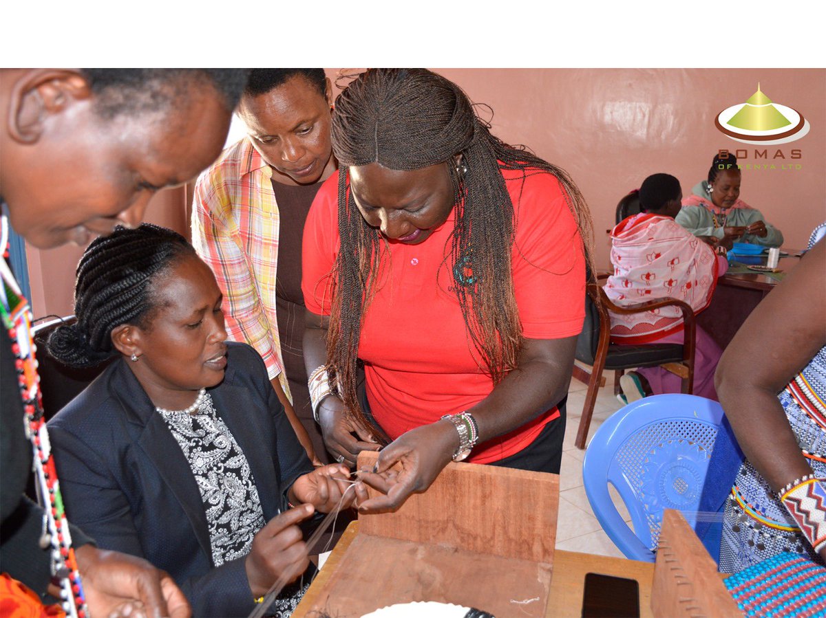 Bomas of Kenya in partnership with @UshangaKE initiative is documenting and training women on cultural stories and beading activities in Narok county. 

#MakingKultureKoolAgain 
#NunuaShangaJengaMama