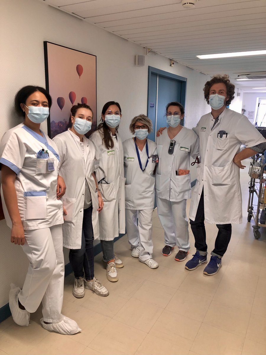 SylvainUzac's tweet photo. Le travail en #équipe, 1 des clés de la sécurité du patient 🏥

Voici une partie de l’équipe médico-soignante de la Médecine Interne : médecin, IDE, étudiante #infirmière, externe, AS et interne

Si vous souhaitez nous rejoindre ⤵️
https://t.co/GYGM4pfhNY

#recrutement #Bordeaux https://t.co/Iks8mEcaUJ