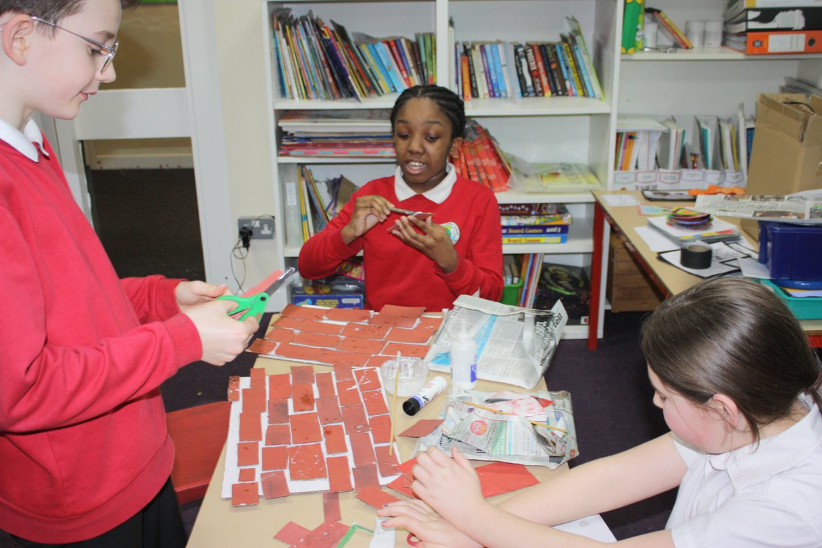 Lit Theatre Company (@lit_theatre) on Twitter photo We always enjoy our time <a href="/melburyprimary/">MelburyPrimarySchool</a>
Year 6 have been getting crafty for their Explore #ArtsAward
Creating a pin board wall for graffiti, expanding on the children's classroom topic of street art.
Funded by #BilboroughArtsFestival We always enjoy our time <a href="/melburyprimary/">MelburyPrimarySchool</a>
Year 6 have been getting crafty for their Explore #ArtsAward
Creating a pin board wall for graffiti, expanding on the children's classroom topic of street art.
Funded by #BilboroughArtsFestival