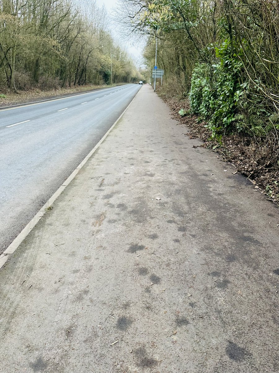 Getting my running mojo back after ages. It felt amazing for two weeks in a row now outdoor running. 

Completed 5.32km! 🏃👟🎽

<a href="/UKRunChat/">UKRunChat</a> <a href="/runr_uk/">Runr</a> 

#runner #determined #keepmovingforward #positivity #wellbeing #mindovermatter #ukrunchat