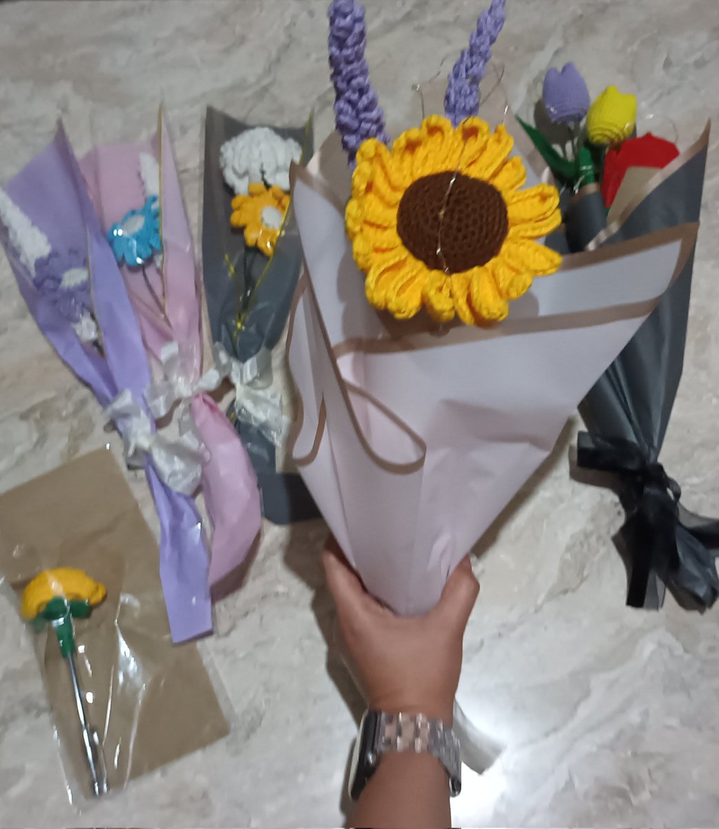 hapiceej_03's tweet photo. Happy Birthday to one of my favorite author @breatheapril 💚🌻 TYSM for being part of my journey.
#Solidier♾️ #AprilBloomingAt29 https://t.co/VRaEULoxzo