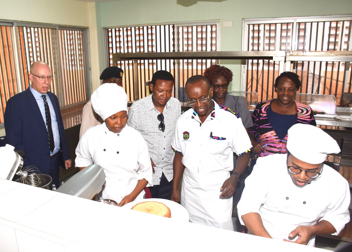 CanHCKenya's tweet photo. 1/2 #Canada π¨π¦ is supporting #Kenyaβs π°πͺ #BottomUpDevelopment through support to skills training for future jobs with partners @CICan_Kenya and the @kenyacoastnpoly. https://t.co/iLGR1KtR7r