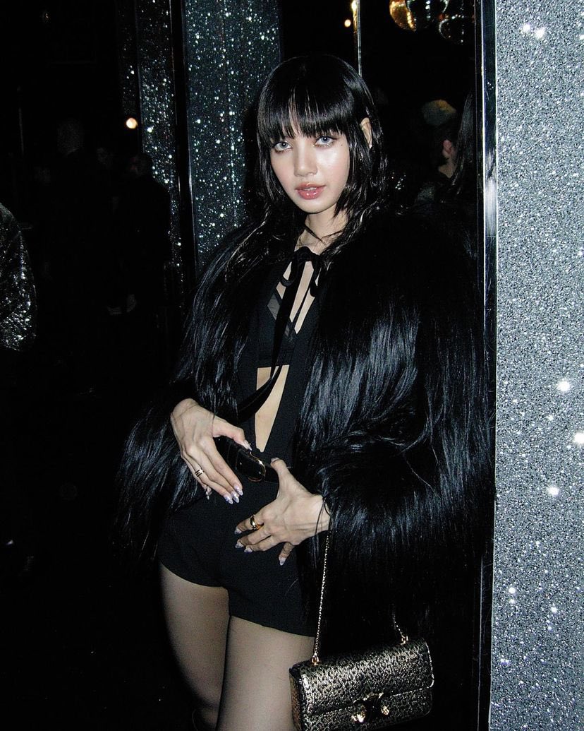 LiliesHome_'s tweet photo. Lisa updated her Instagram 

#LISA #LALISA https://t.co/IqMmmwgC1R