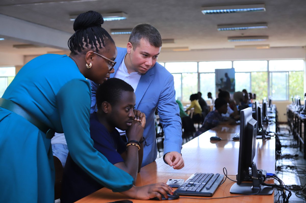 AngellaKitandwe's tweet photo. Helpware is looking to attract top talent from universities as the start of building a database and hiring exceptional customer service representatives. 

If you or someone you know are interested, upload your CV here: https://t.co/F1PiSkuEYh

Pictures from #HelpwareInUG launch. https://t.co/uPk5ydYWDj