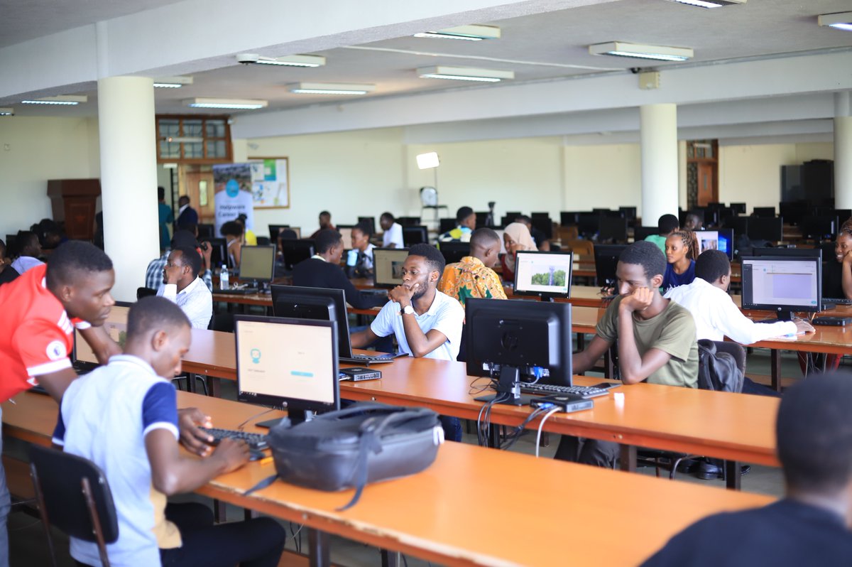 AngellaKitandwe's tweet photo. Helpware is looking to attract top talent from universities as the start of building a database and hiring exceptional customer service representatives. 

If you or someone you know are interested, upload your CV here: https://t.co/F1PiSkuEYh

Pictures from #HelpwareInUG launch. https://t.co/uPk5ydYWDj