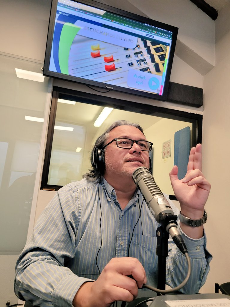 #FelizLunes  para todos los radialistas 🎙🎧 un gran abrazo en este #DiaMundialdelaRadio por acá les dejo un texto para este 13 de febrero blogs.eltiempo.com/vocesdelaacade…