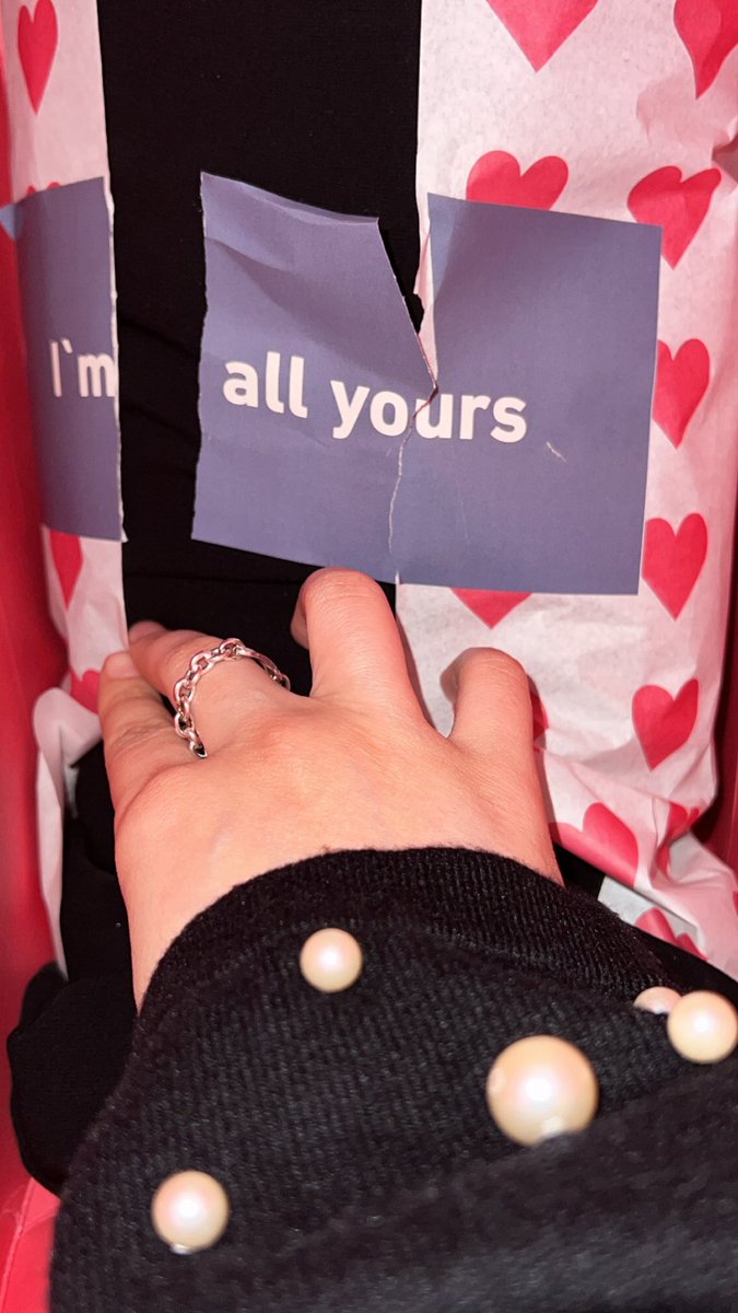 ســاره tweet media