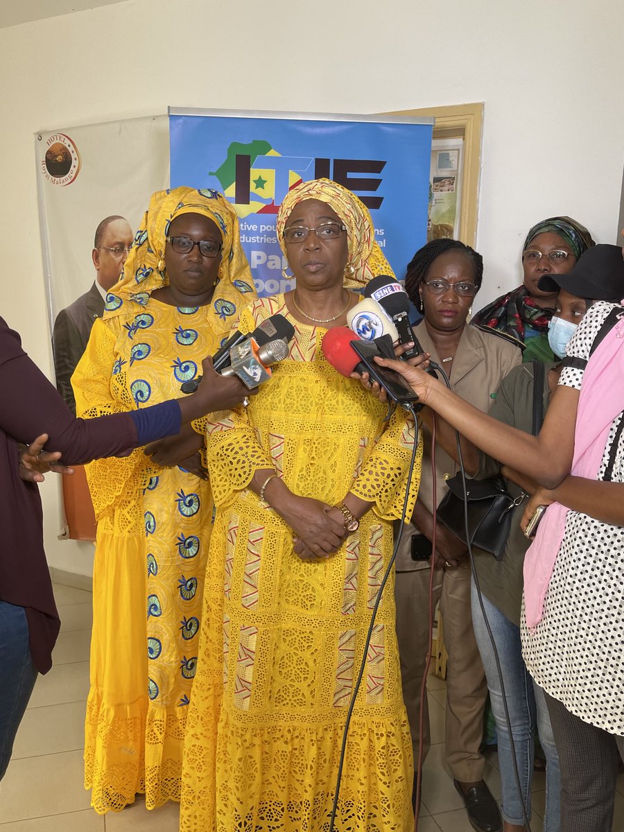 Itie_Senegal's tweet photo. 🛢️Sur les 223 milliards collectés en 2021 du secteur, Woodside a contribué à hauteur de 6 931 573 760 FCFA ⁦@EITIorg⁩ ⁦@AwaMCollSeck⁩ ⁦@diawara_marieme⁩ ⁦@badara_paye⁩ #kebetu #senegal https://t.co/JVMaPgQqK5