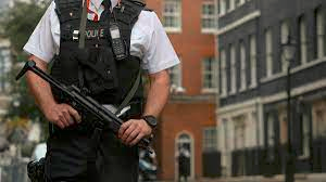 Singh91Paramjit's tweet photo. #UK #police #charge teen over #violence outside #migrant #hotel

UK police charged a teenager with violent disorder and assault after an anti-immigrant demonstration at a hotel housing asylum seekers, which saw protesters throw fireworks and set alight a police van. https://t.co/IhVInh0dCE