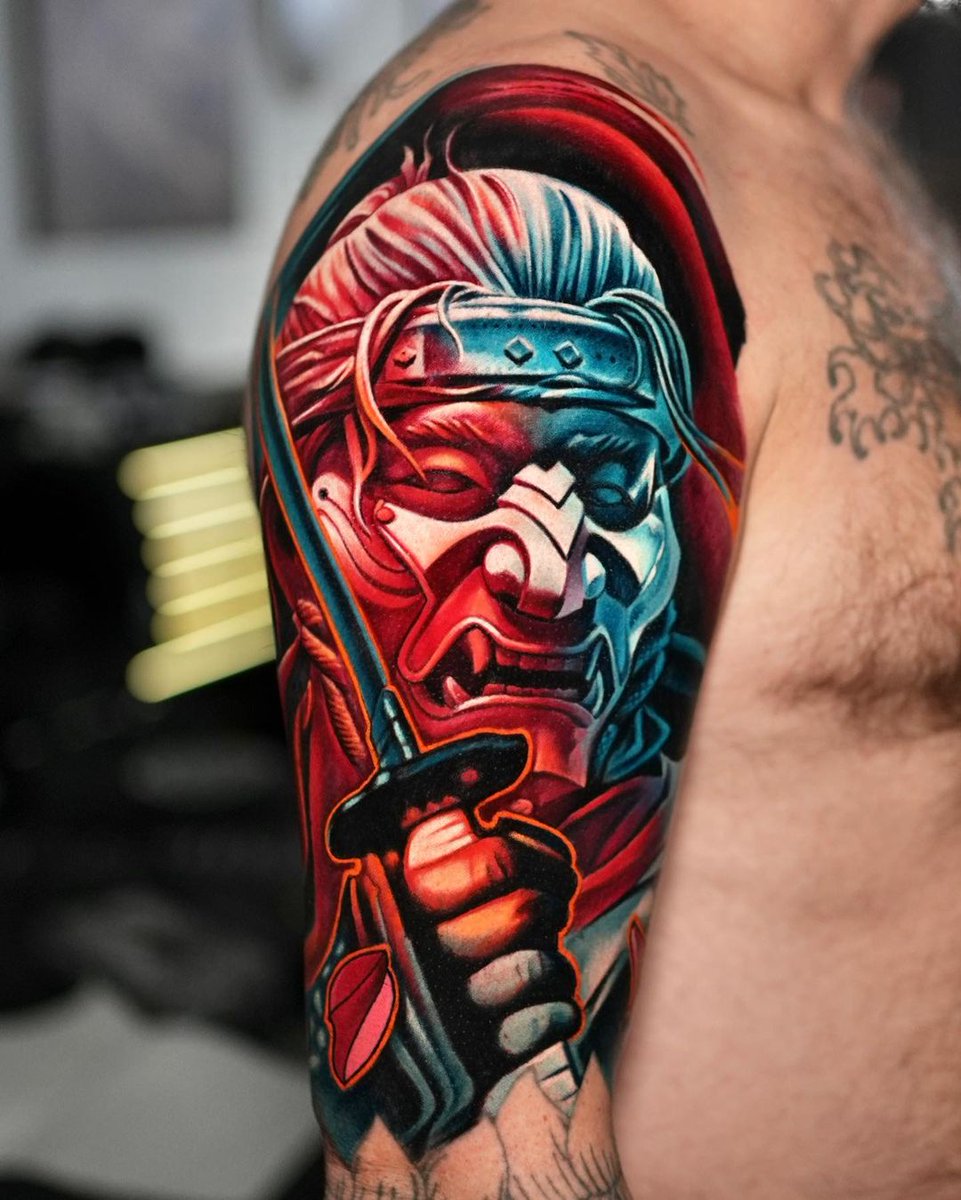 Amazing talent with brilliant colors  Inspiração para tatuagem Tatuagem  biomecânica Tatuagem braço