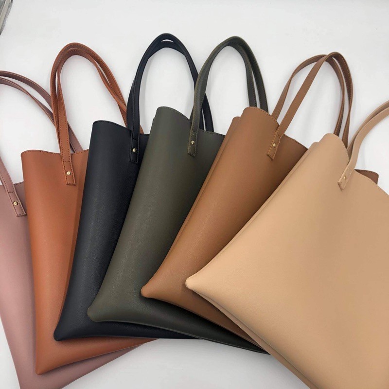 ph_producthub's tweet photo. "Elevate your style with Marikina-made leather bags! Handcrafted with love and attention to detail, these bags are the perfect combination of durability, style, and practicality. Show off your unique taste and support local artisans today!
Shop now> https://t.co/gQA52EdN4V https://t.co/SgiEgyd8Jz