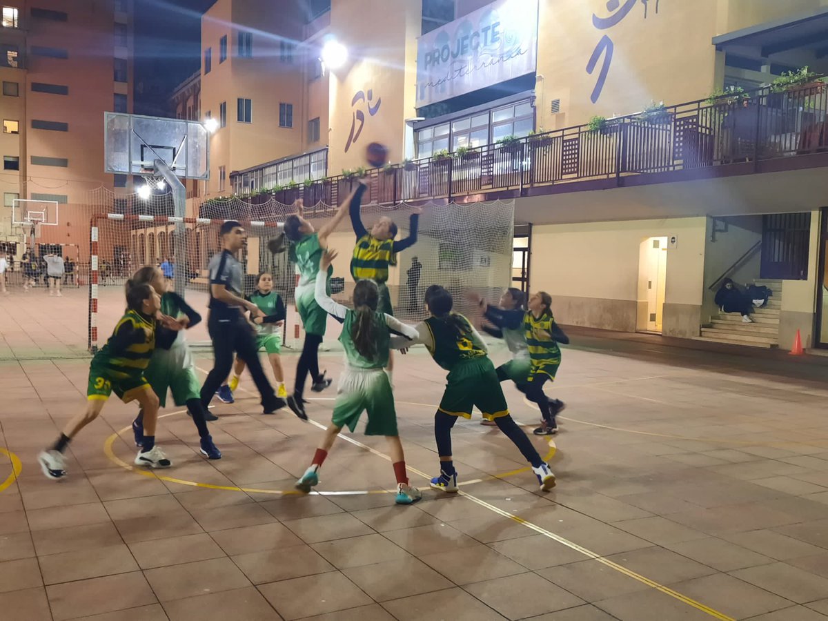 C.B Manyanet Les Corts tweet media