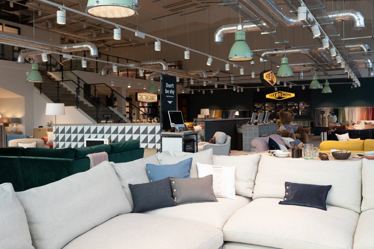 Clements08's tweet image. Complete interior fitout of 8.5k square feet of retail space, with a 2k square feet constructed mezzanine floor
 #clements_shopfit_construction  #retaildesign #clementsshopfit #clementsfitout #fitout #retailfitout #retailfitouts #storefit #edinburgh #loaf #joinery #shopfitters