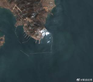 CACAT75910057's tweet image. #山东 海域发现不明飞行物
#UFO #FlyingObject #balloon

在无人潜航器被发现后，我们自然会屏蔽其信号，中断其与外界联系，在得不到潜航器消息后，美军意识到不妙，几次三番打电话给我们国防部，想要掩盖真相，在电话被拒接后，只能派遣后方无人机铤而走险前去尝试联系并探查情况。