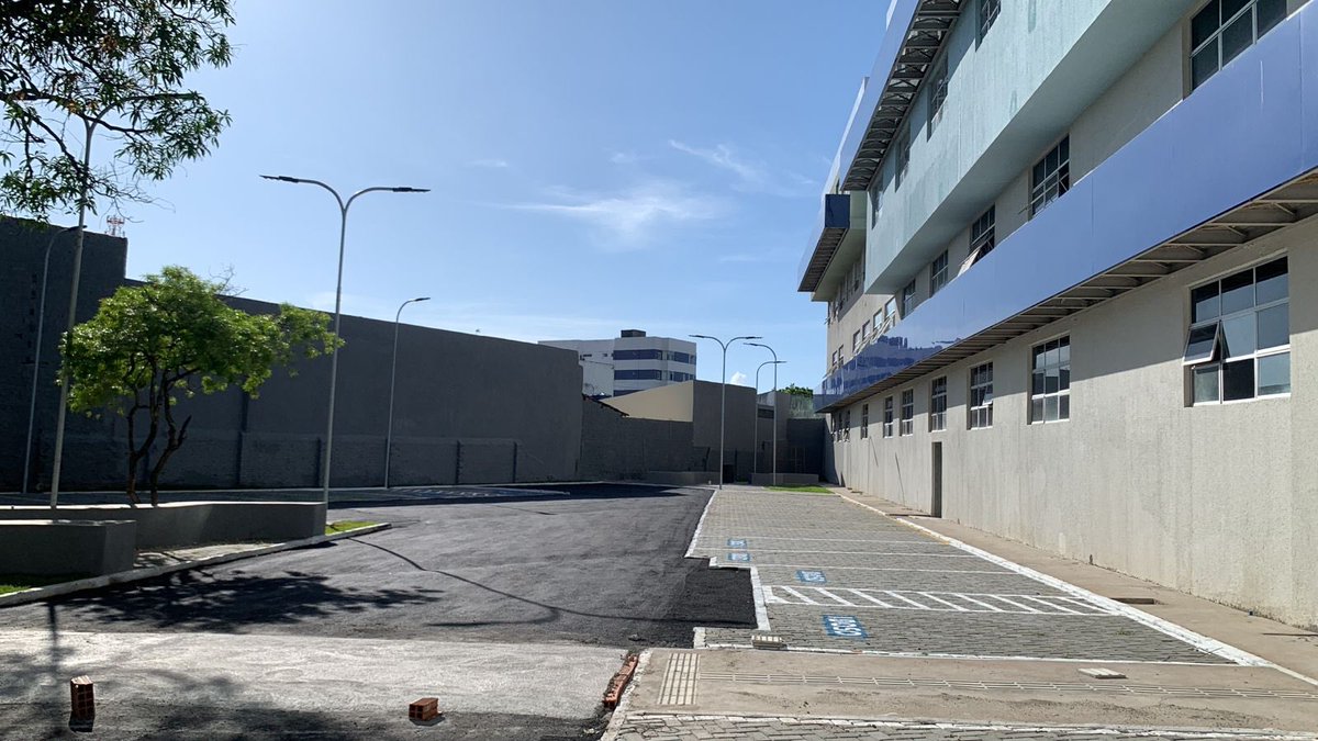 uncisal's tweet photo. Gente, olha só como tá ficando o estacionamento do nosso prédio-sede. 🅿️🚘

Com a reforma e ampliação do nosso estacionamento, teremos 66 vagas para carros, 18 vagas para motocicletas e também vamos contar com um bicicletário. 🚙 🏍️ 🚲 https://t.co/ZEnCuFVdpX