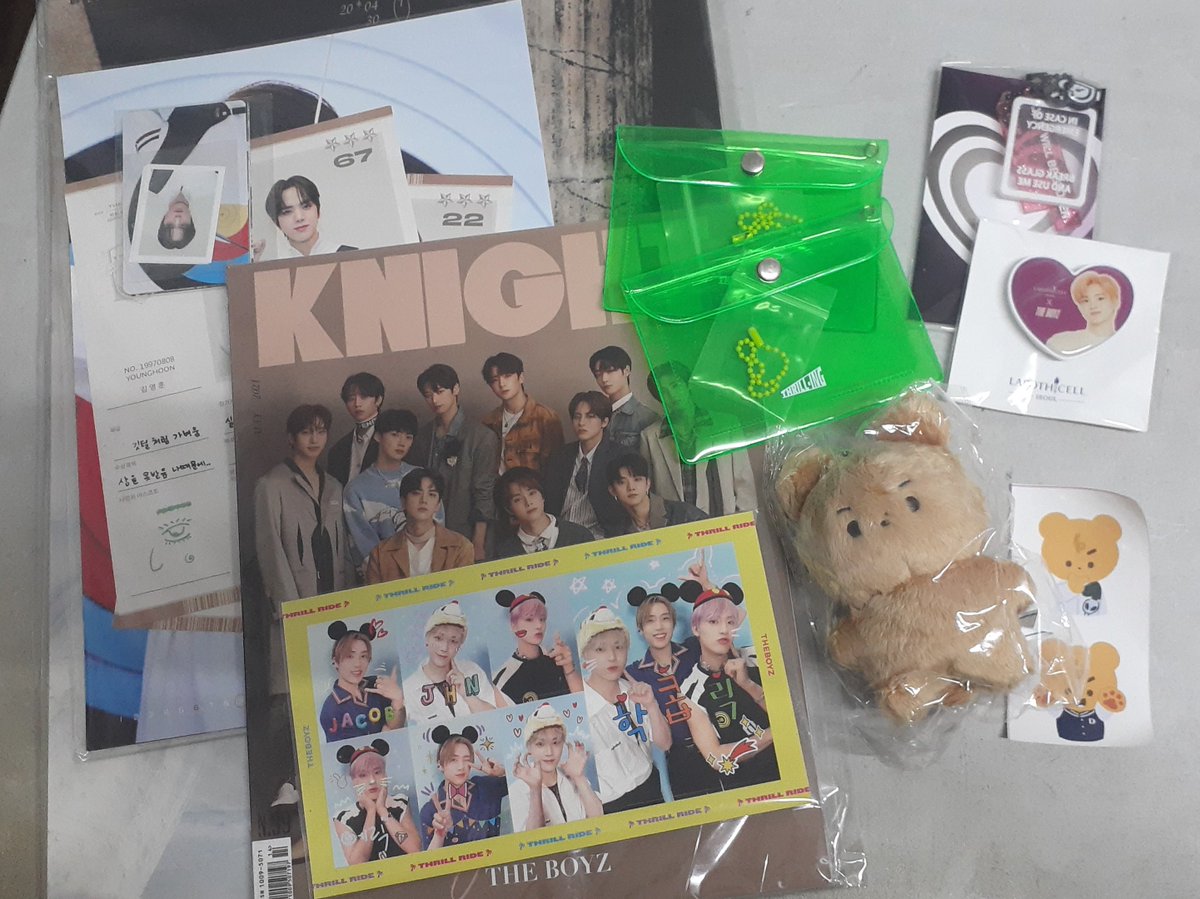 colacarts's tweet photo. wts lfb the boyz sealed unsealed albums photocards

P7,500 everything in pics
1 - official md, fanmade merch, dalgom doll
2 - 9 old unsealed albums
3 - 7 sealed whisper albums
4 - assorted pc's &amp; pob's (3 @ top left are ot11 sets)
+ 2021 membership kit full inclusions except card https://t.co/gmMonMB30b