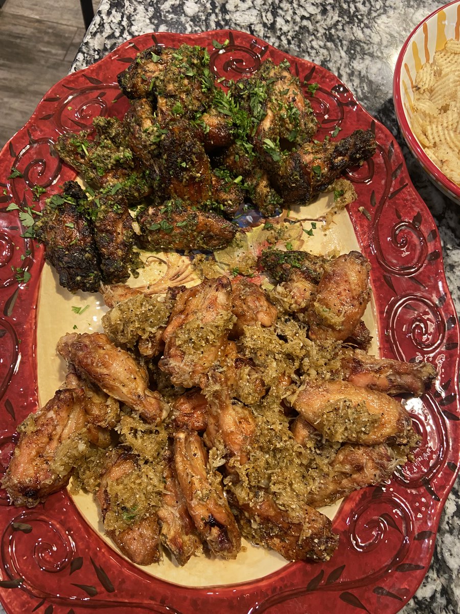 ArkansasTurf's tweet image. The turf did not get a lot of love at the @SuperBowl , but my wing game was strong... #chimichurri #garlicparmesan #recteq