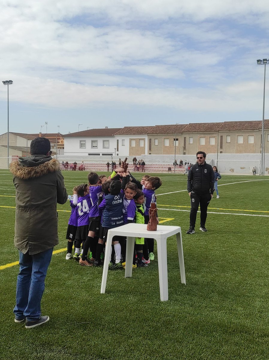 Nueva jornada de convivencia en la categoría Bebé. Ayer estuvimos en La Guijarrosa. Nuestro equipo Bebé <a href="/ditchil/">Ditchil</a> disfrutaron alrededor del balón. Muchas Gracias por todo al equipo anfitrión <a href="/ADLaGuijarrosa/">La Guijarrosa AD</a>