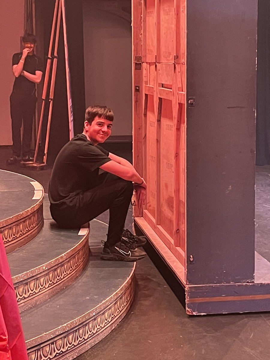 What happens when you get stuck on stage behind a piece of scenery!? Well, you just have to stay there! One of our amazing year 10 stage crew! #BeautyAndTheBeast @EthosValuesPHS <a href="/PencoedtreHS/">Pencoedtre High School</a> make sure you don’t miss this amazing musical! Opens to the public tonight !