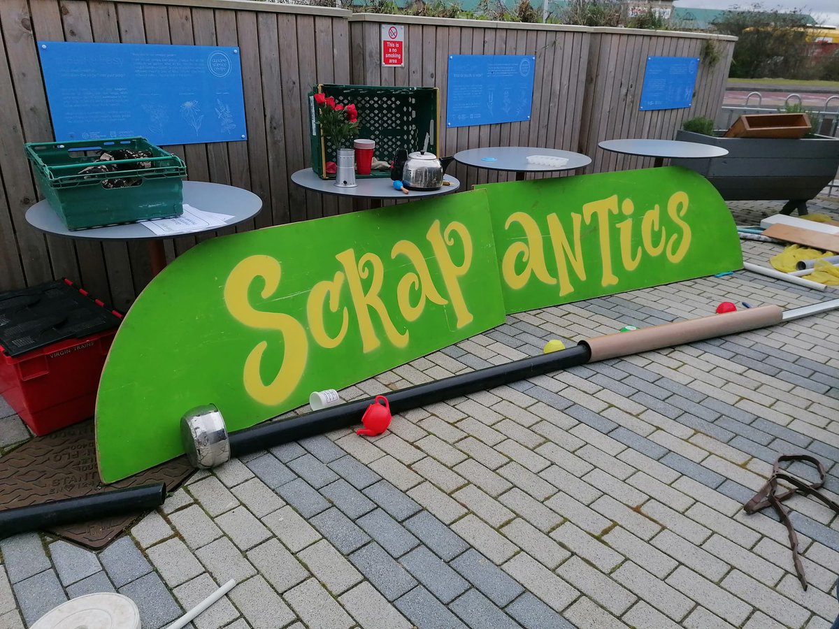 scrapantics's tweet photo. Big thank you to all the families and young people who joined in for our #Loosepartsplay at @DundeeSciCentre  as part of  #dundeesciencefest23!
Brian went back in time to learn from the dinosaurs and a machine to clean the sea floor was just some of the amazing inventions! 🦖🦀 https://t.co/F2CMvGeWwD