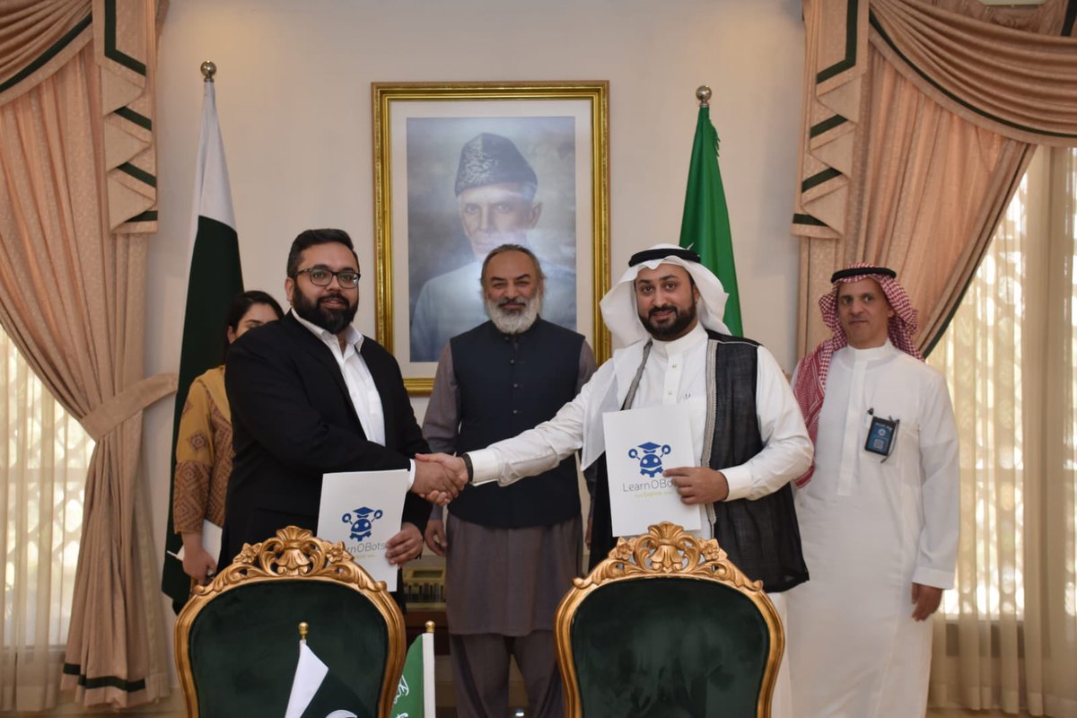 PakinSaudiArab's tweet image. Congratulations to @learnobots, for signing a partnership Agreement with @Classera, on the sidelines of @LEAP. The joint venture will deliver most advanced tools for STEAM education in Saudi and Pakistani schools. Amb @khurram_rathore oversaw the MoU signing at 🇵🇰 Embassy today.