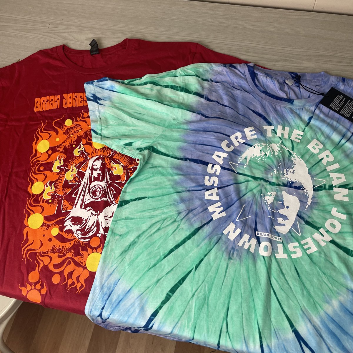 WIN! - Two Brian Jonestown Massacre T-shirts

👕

Like, retweet, and follow us for the chance to win both these proper psychedelic looking BJM shirts.

You can snap up their new LP ‘The Future Is Your Past’ with us below.

normanrecords.com/records/195309…